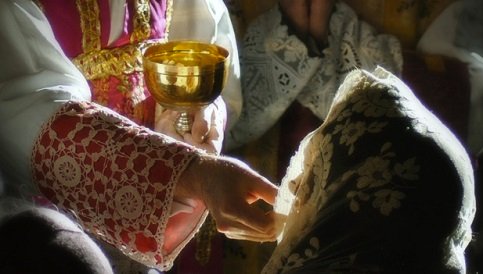 A DESSACRALIZAÇÃO DA MISSA